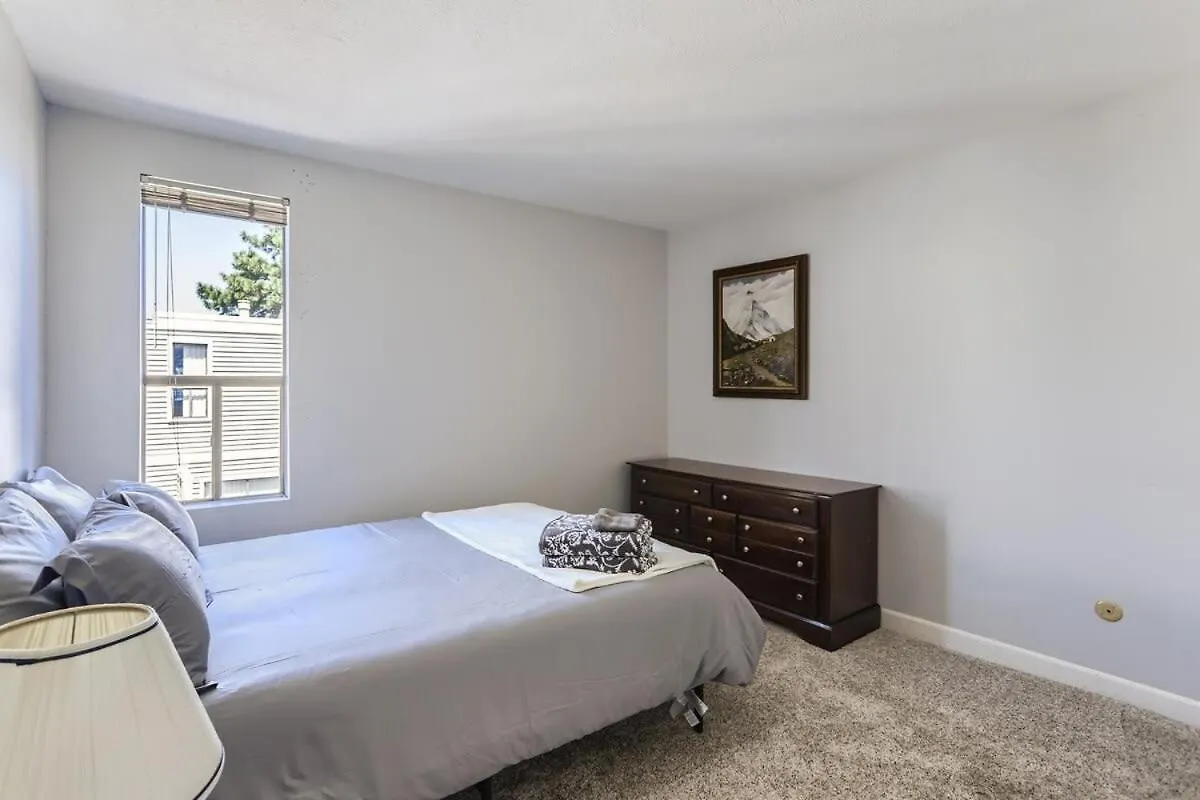 Nyaraló Sunny Suburban Getaway 4Br 3Ba Condo W Pool Denver