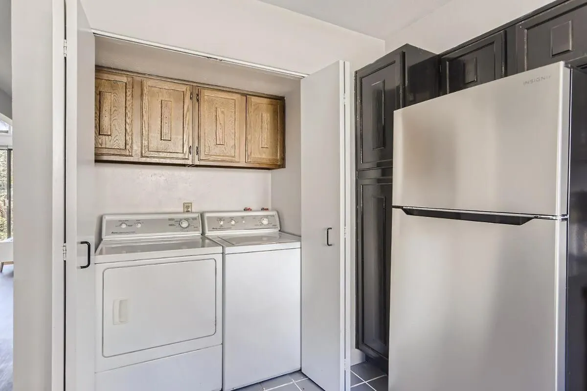 Sunny Suburban Getaway 4Br 3Ba Condo W Pool Denver 0*,  United States