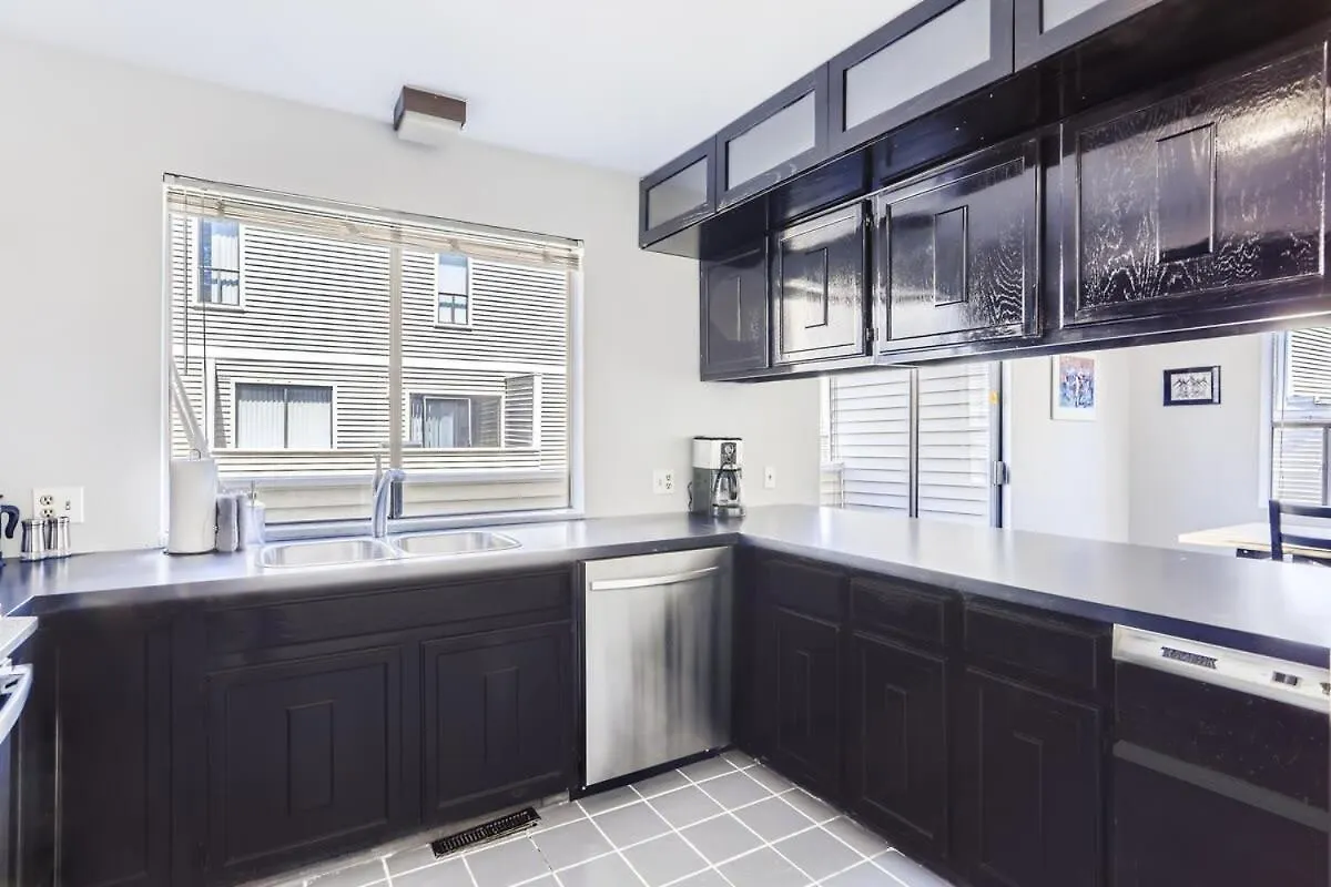 Sunny Suburban Getaway 4Br 3Ba Condo W Pool Denver 0*,  United States