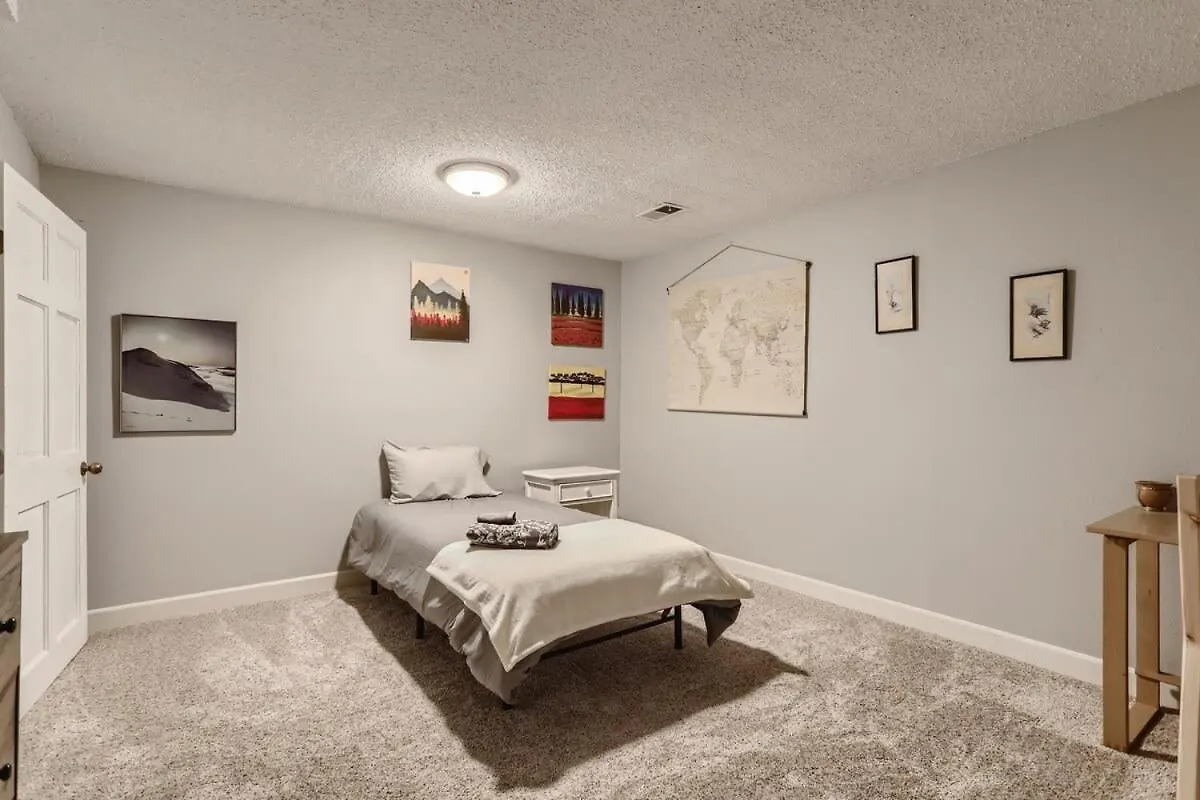 Sunny Suburban Getaway 4Br 3Ba Condo W Pool Denver 0*,